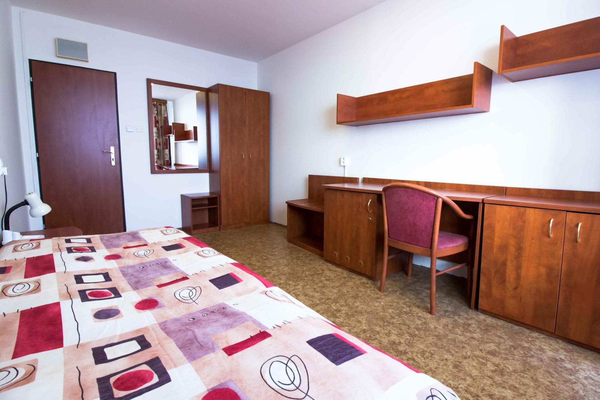 Jarov Iii. F Hostel